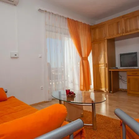 Almera -